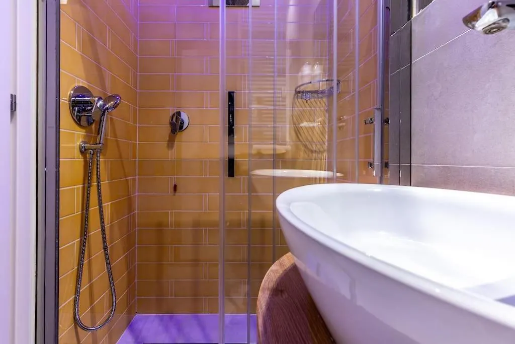 Apartment Dafne Room Un'Oasi Romana Per Coppie
